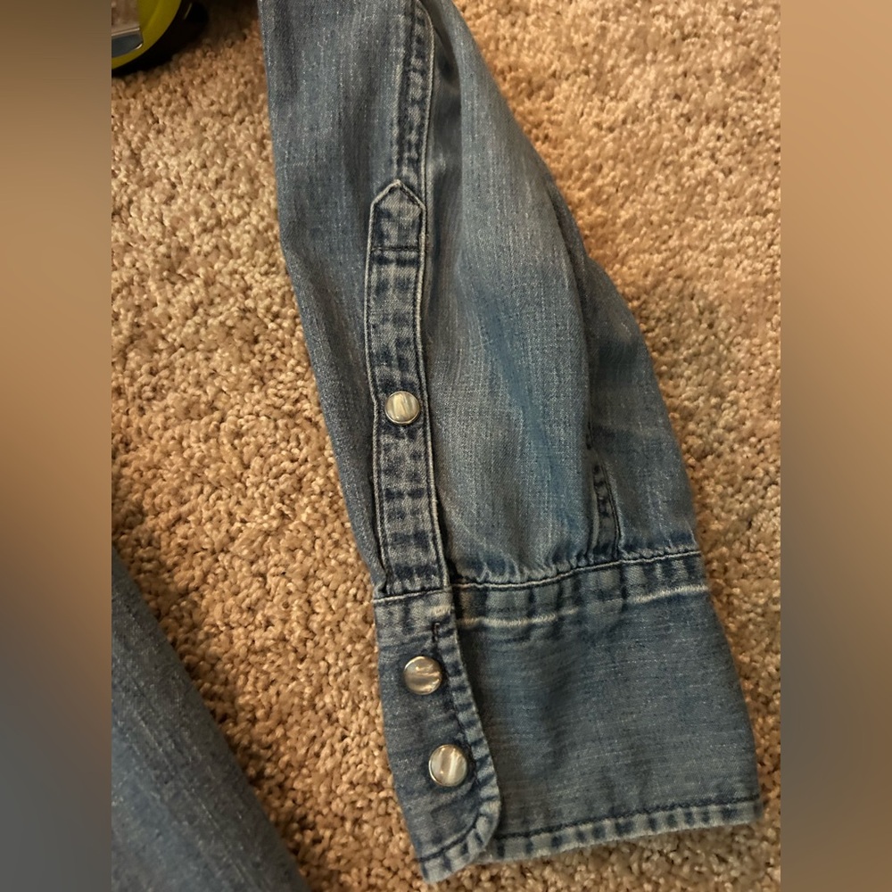 *Like New* J.Crew Woman’s Classic “Western Pearl Snap” Indigo Blue Denim Shirt - Picture 9 of 15